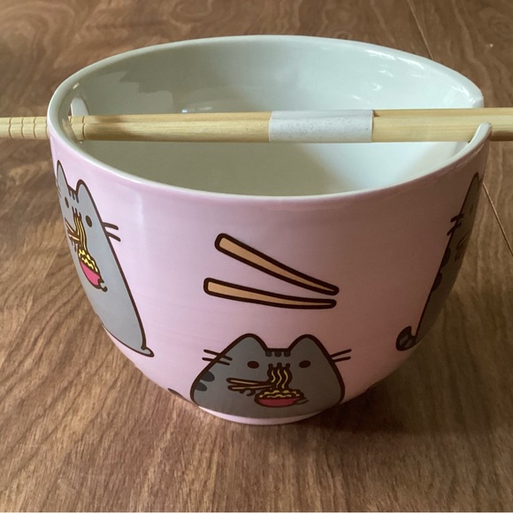 Pusheen Noodle Bowl - Picture 2 of 4